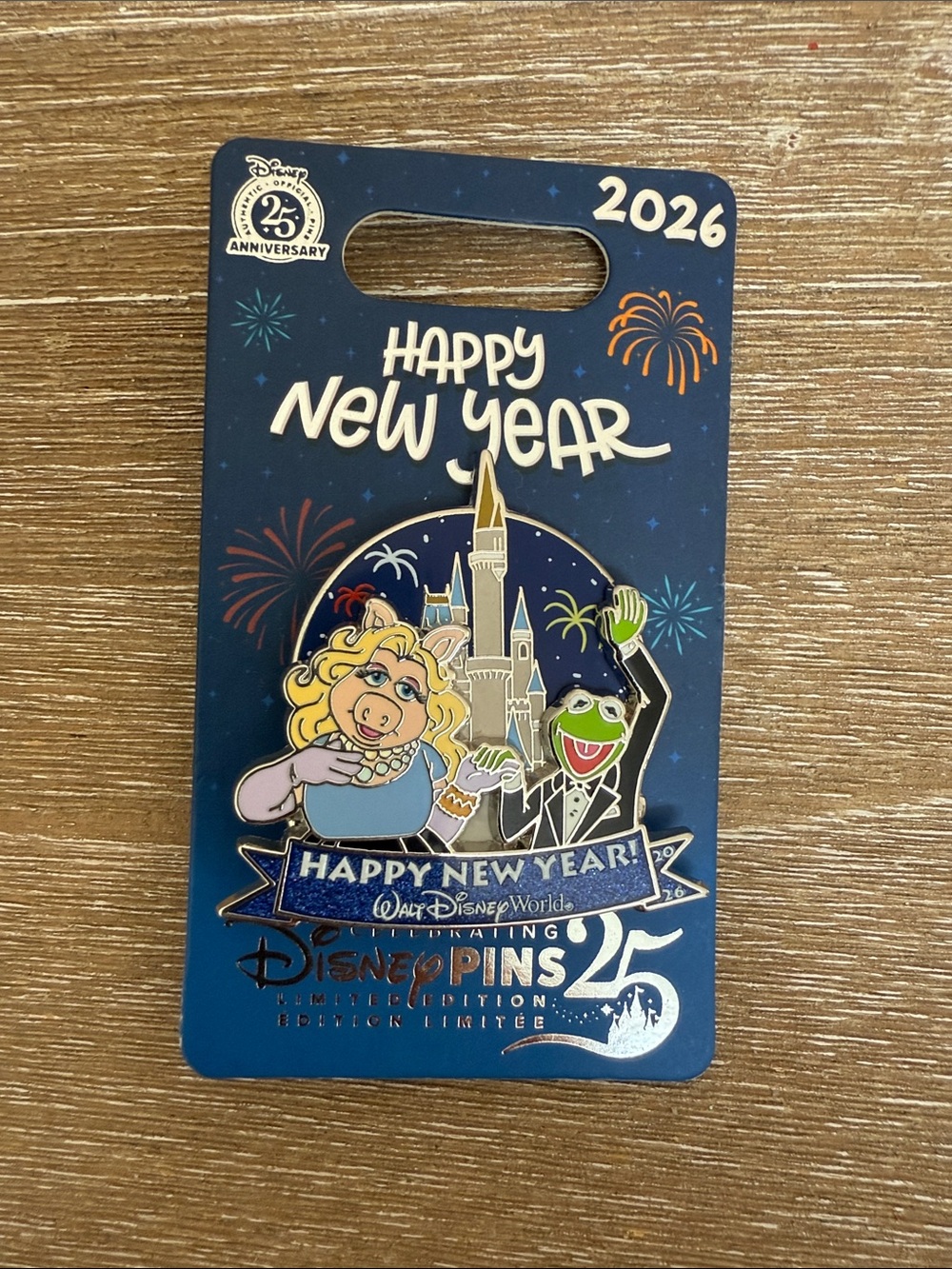 Disney Happy New Year 2026 Pin - Blue, Green & Pink Kermit & Miss Piggy